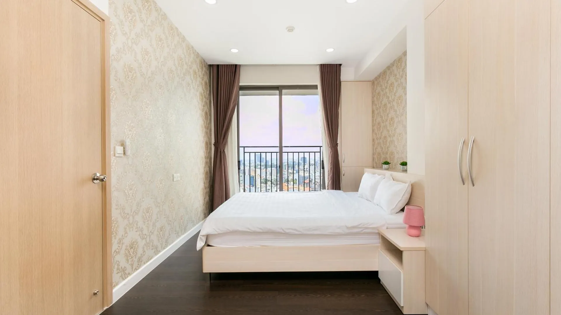 Spacious Saigon - Infinity Pool Signature Ho-Chi-Minh-Stadt